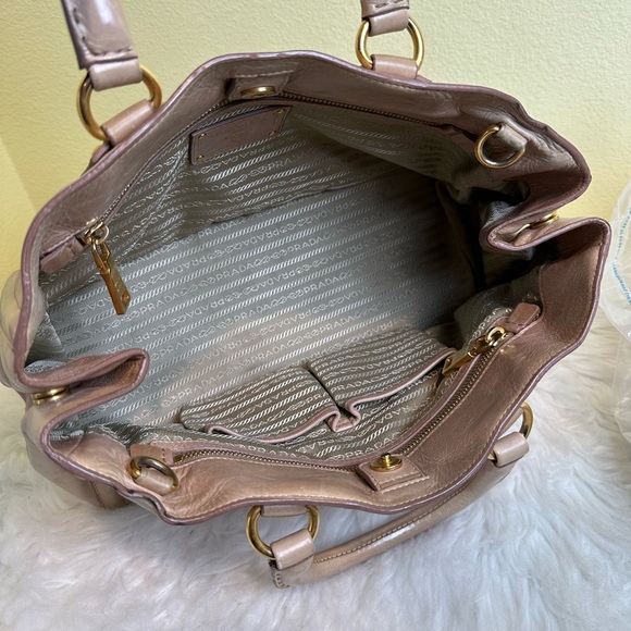 💯Authentic Prada Tan Leather Handbag Two-way🍀 - Picture 13 of 14